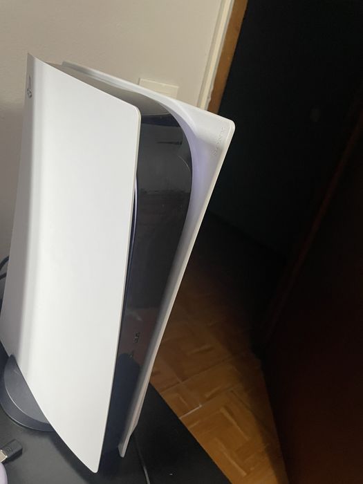 Playstation 5 com comando impecavel e jogos