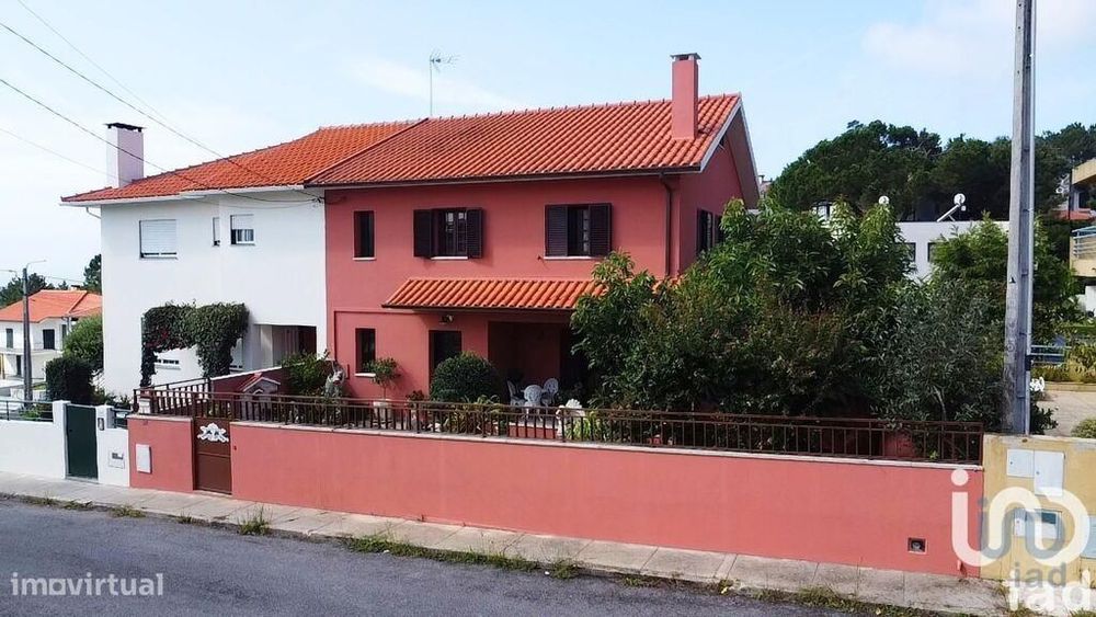 Moradia geminada T4 em Anha de 256 m2