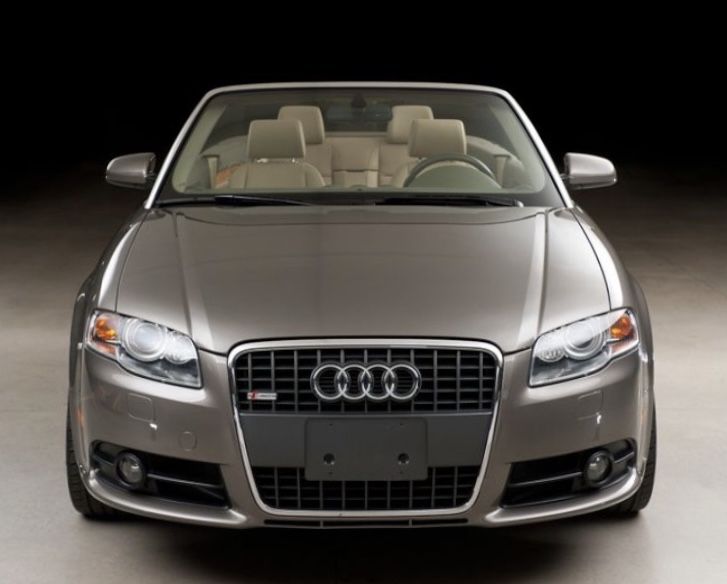 Audi A4 Cabrio 2.0t S-line 2009 року 270 hp. Обмін на мото