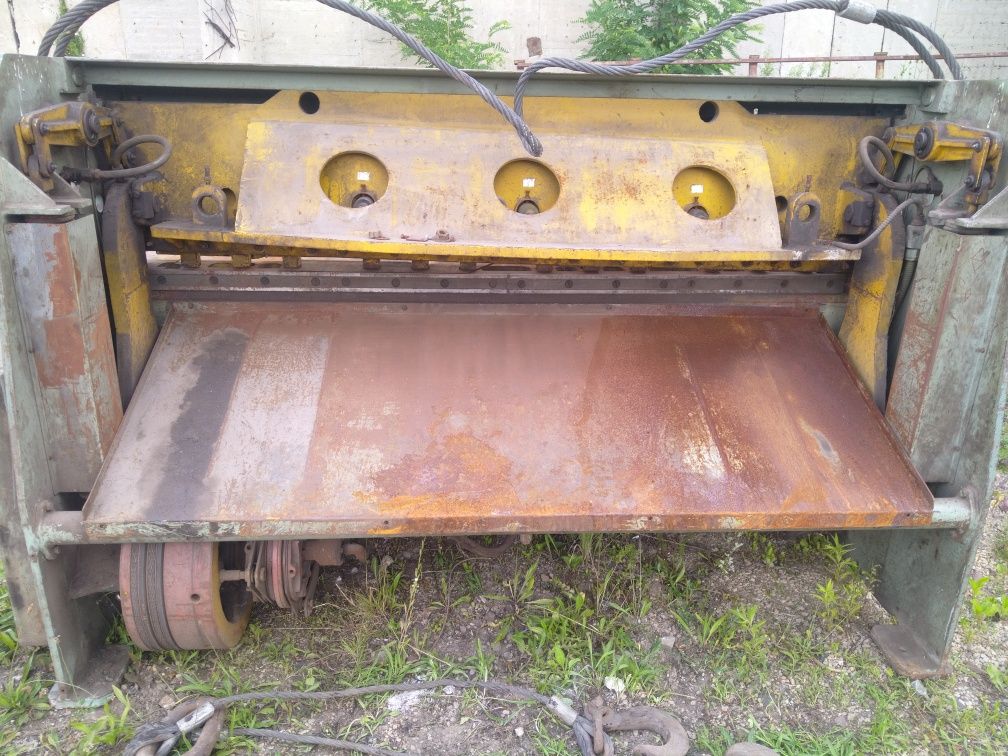 Nożyce do blachy  gilotynowe mechaniczne 2000 x 4