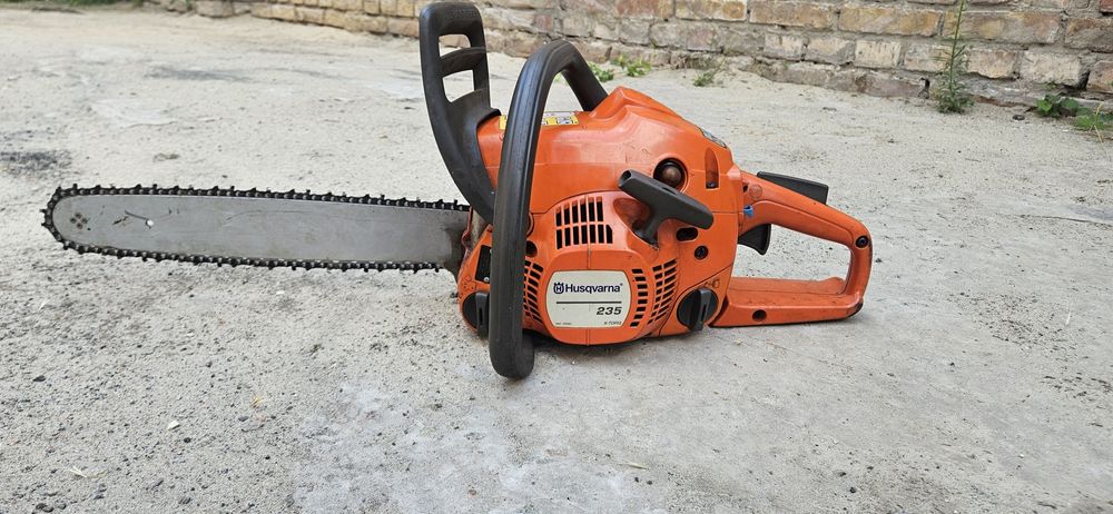 Бензопила Husqvarna 235