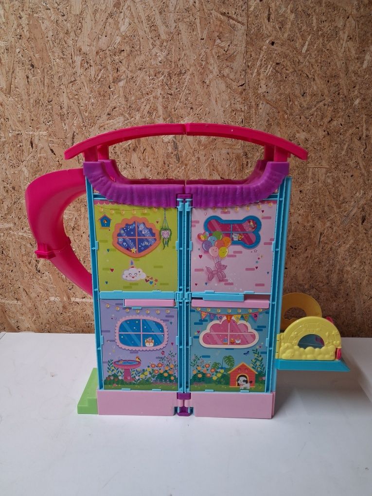 Casa Barbie -  Casa Da Chelsea com piscina
Em bom estado 
Com caixa or