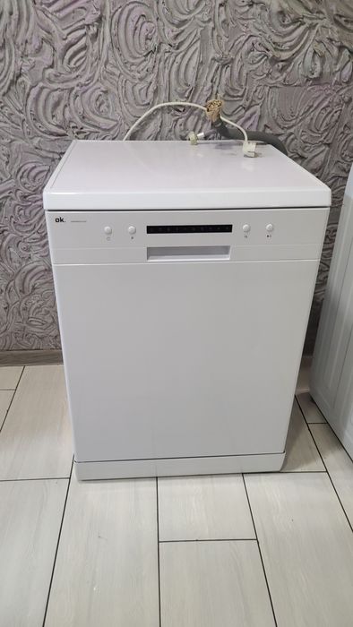 Ok. Посудомийка, посудомийна машина