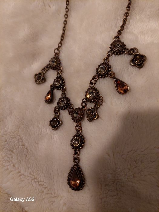 naszyjnik w stylu secesyjnym z miedzi z kryształkami