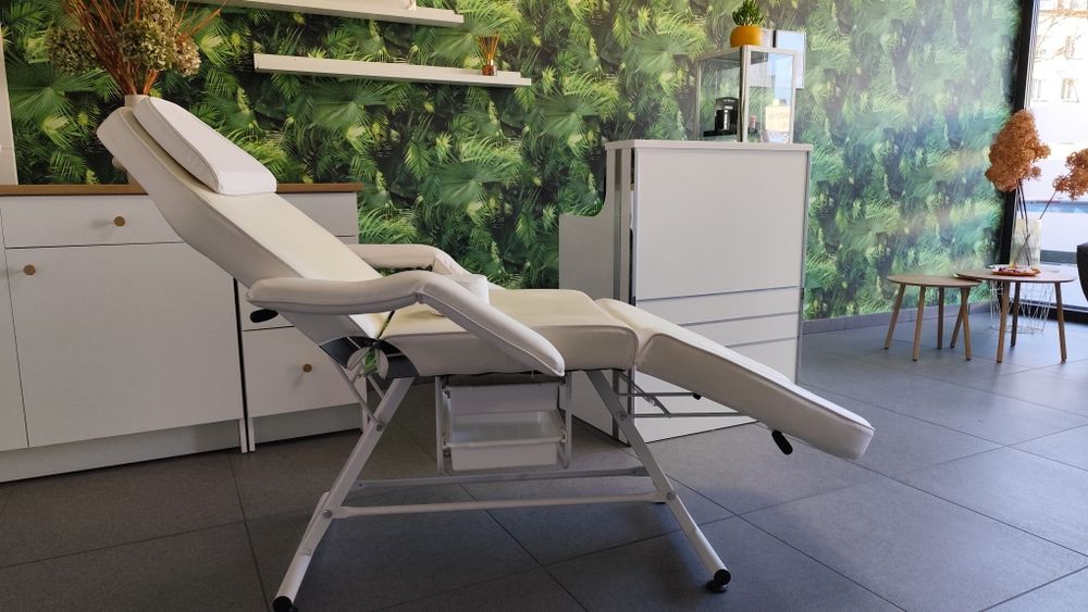 Fotel łóżko kosmetyczne leżanka spa