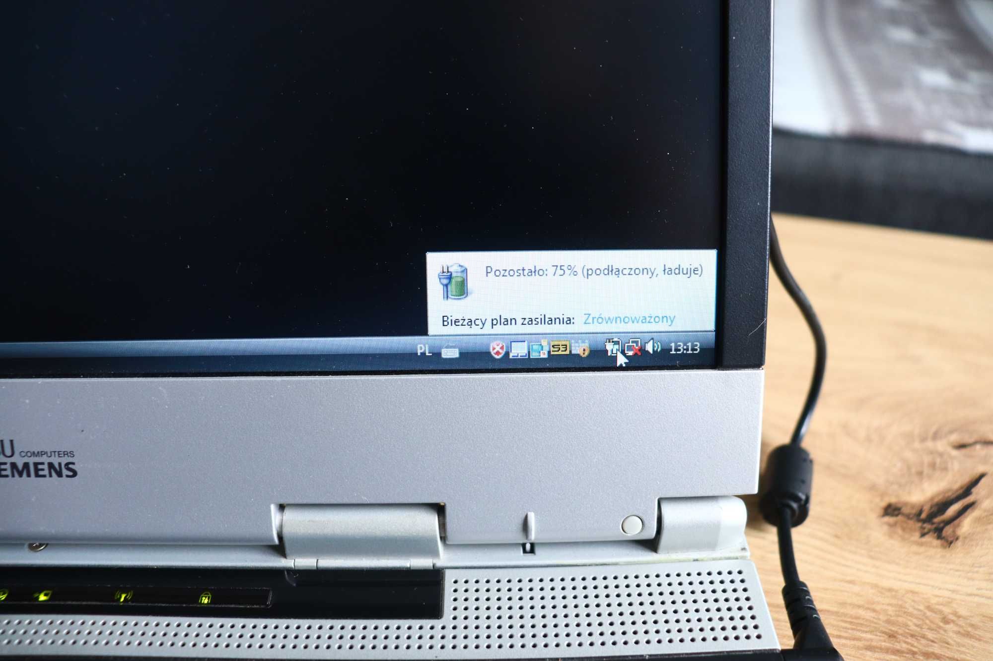 Laptop Fujitsu Siemens Amilo Pro V3515 + zasilacz