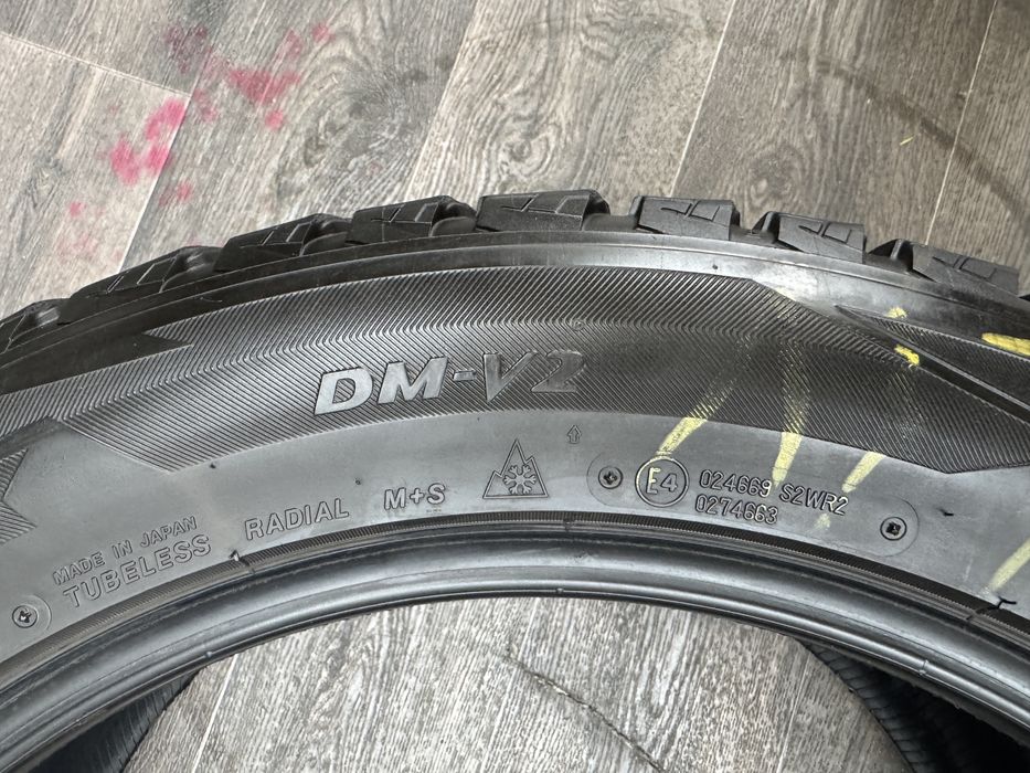 Шини Bridgestone 275/50/R20
