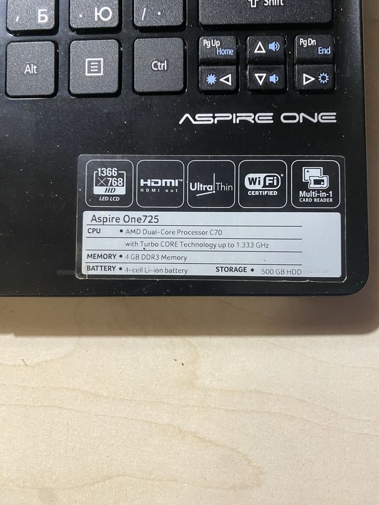 Нетбук Acer Aspire One 725