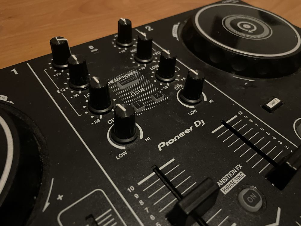 Pioneer ddj 200 como nova