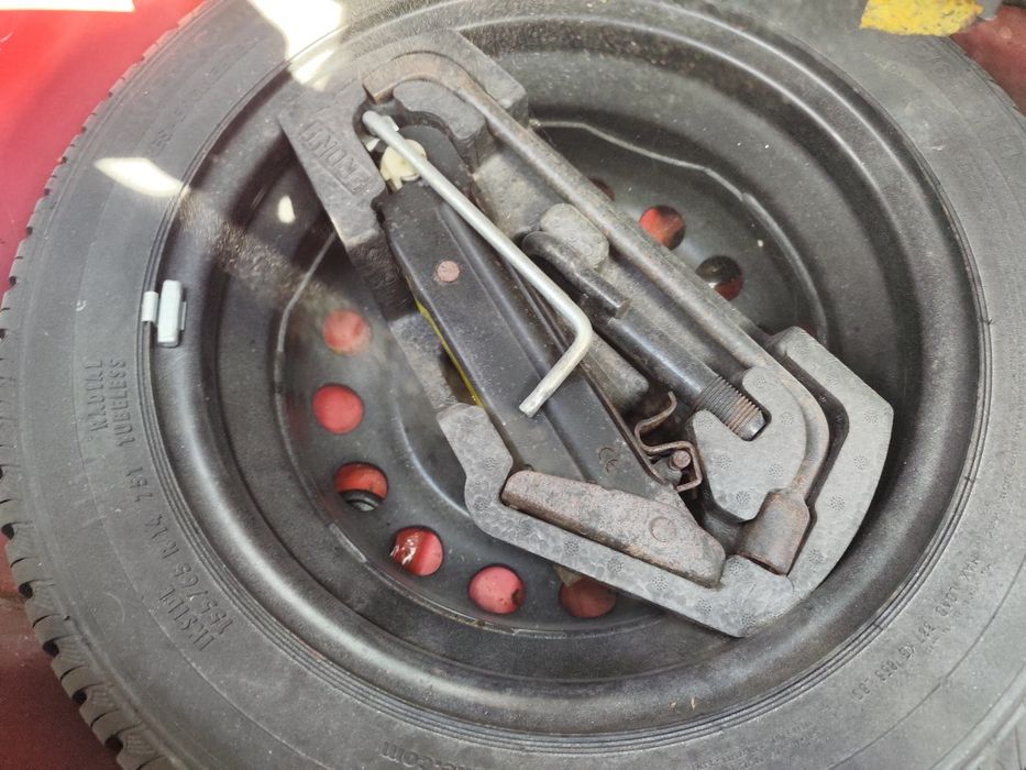 Toyota Aygo I wkład styropian bagażnika lewarek klucz koło zapasowe