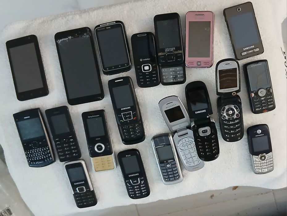 Lot of Old Televisions for Parts Only, Price per Unit64552480257922122