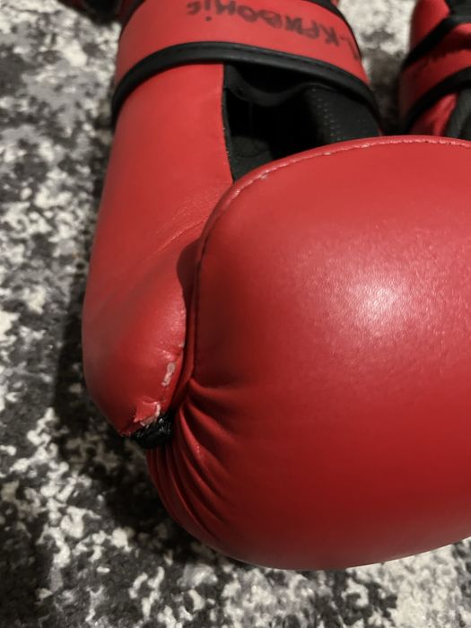Продам шлем для тхэквондо і перчатки