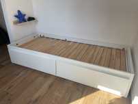 Cama solteiro modelo flekke ikea. Cama em muito bom estado