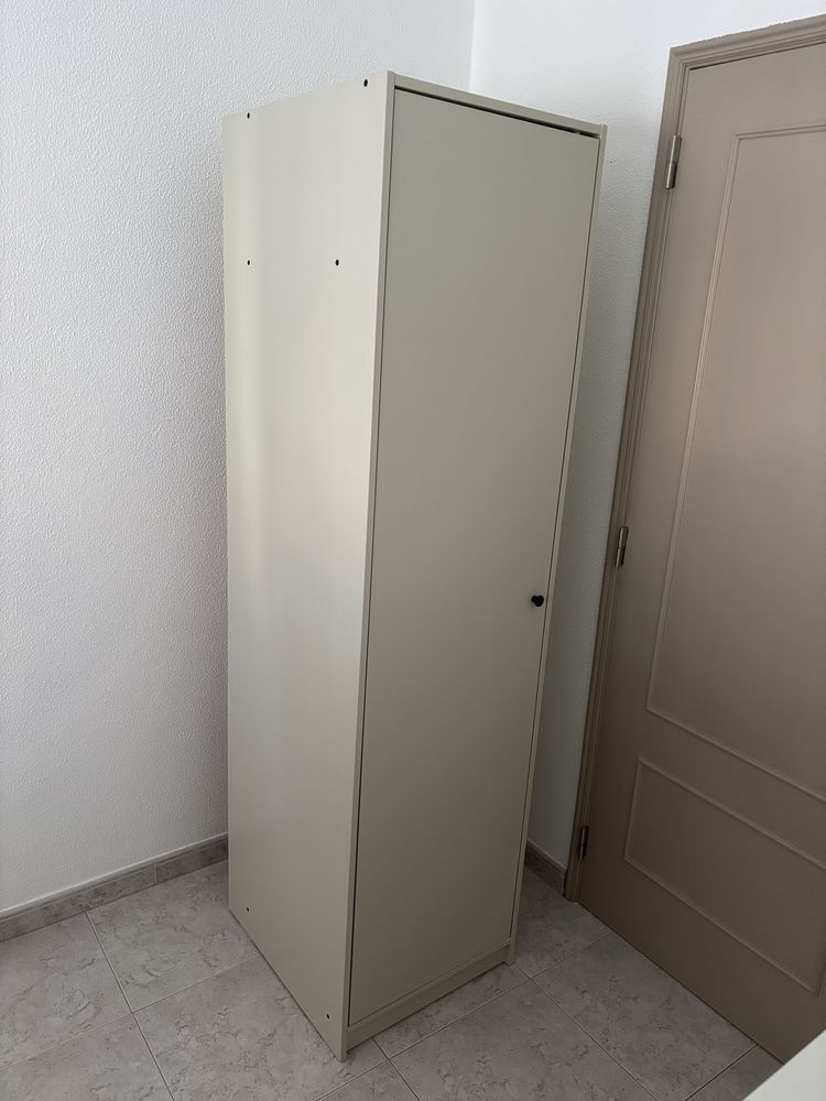 Roupeiro bege IKEA