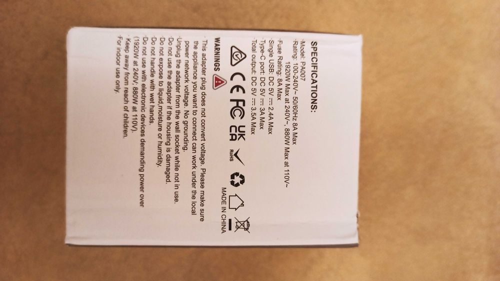 Uniwersalny travel adapter podróżny LENCENT