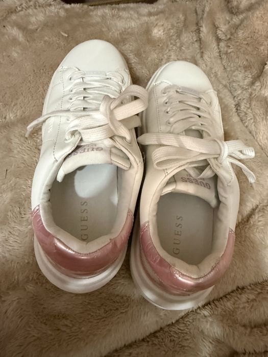 Sneakersy Guess 37