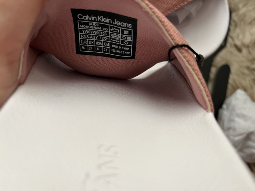 Calvin Klein klapki nowe różowe slide monogram duste 36
