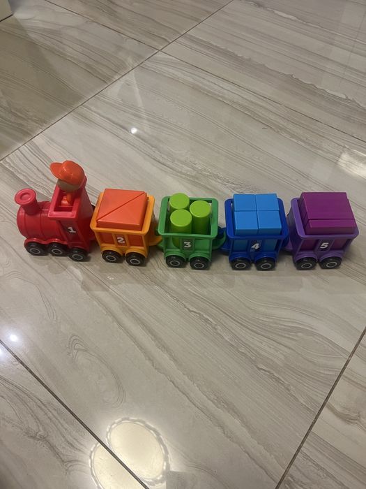 Розвиваюча іграшка поїзд Learning Resources