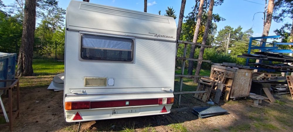 Przyczepa Airstream County