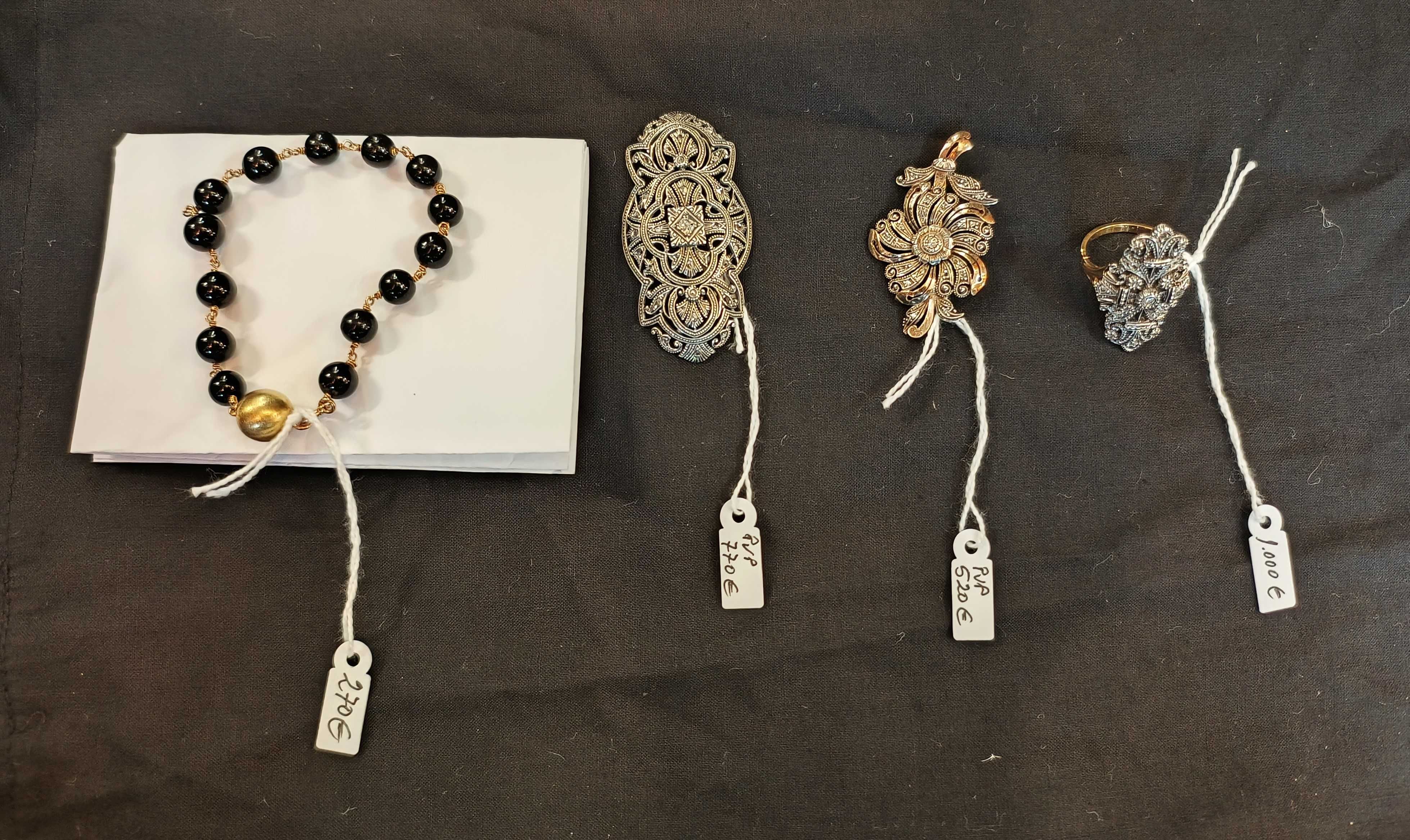 Pulseira Alfinetes Anel Ouro