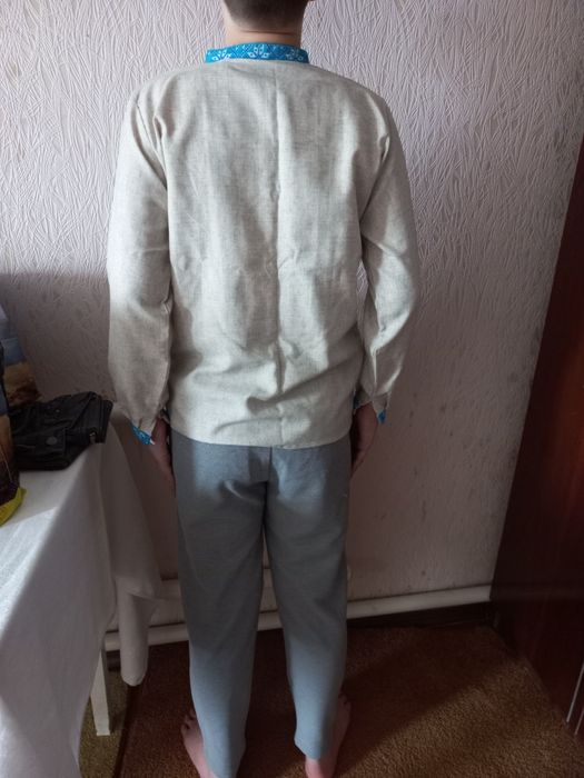 Вишиванка з льна та брюки