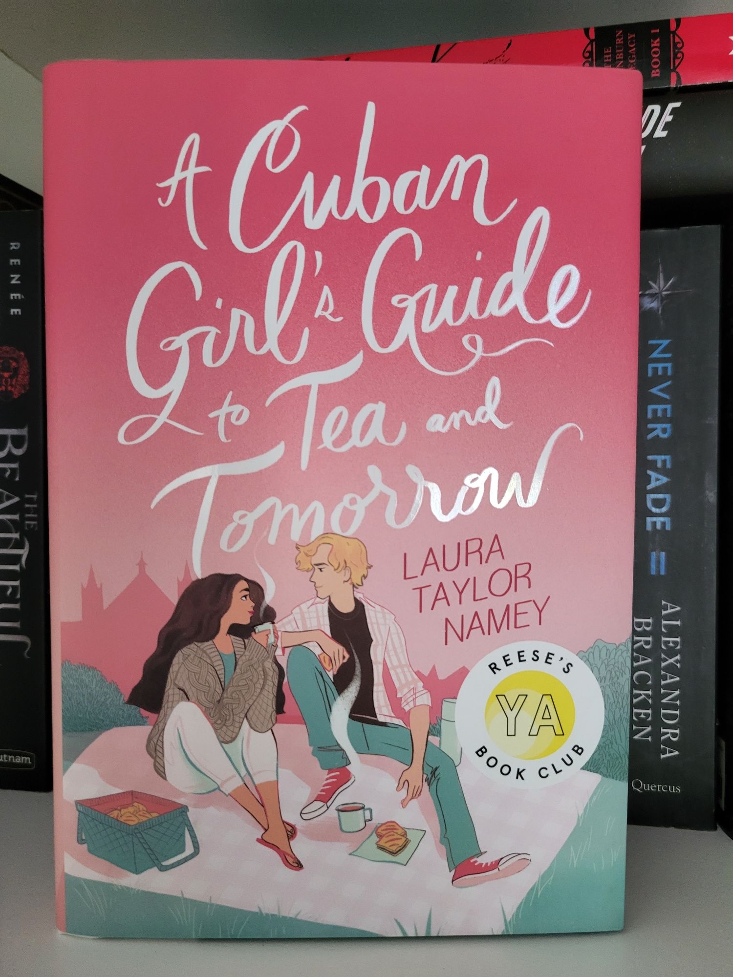 Livro A Cuban Girl's Guide to Tea and Tomorrow de Laura Taylor Namey