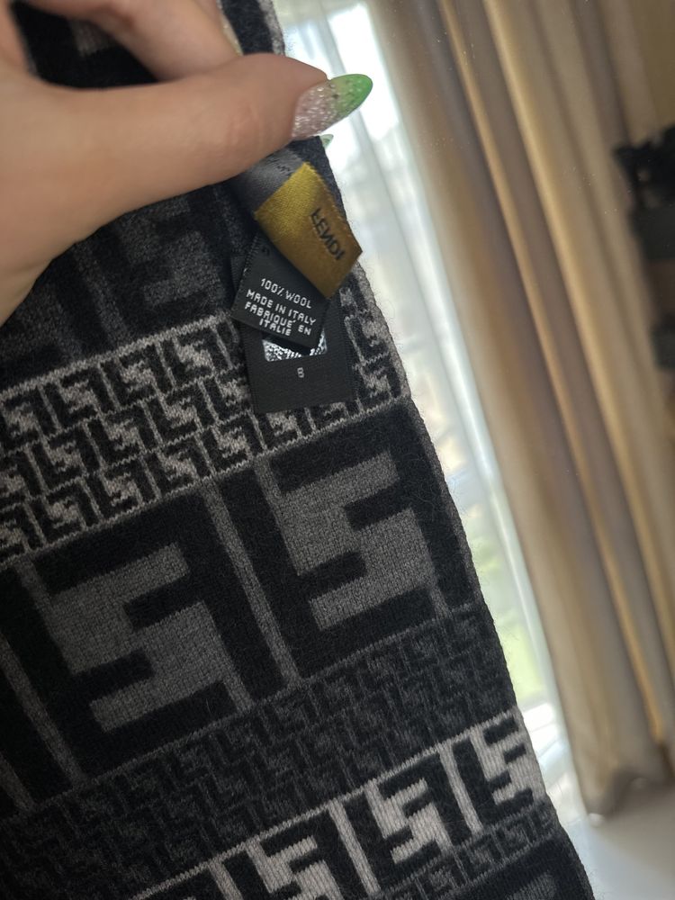 Монограмний шарф Fendi, оригінал