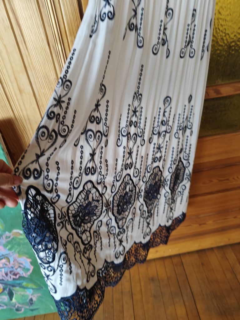 Сукня  вишиванка виробництво Італія