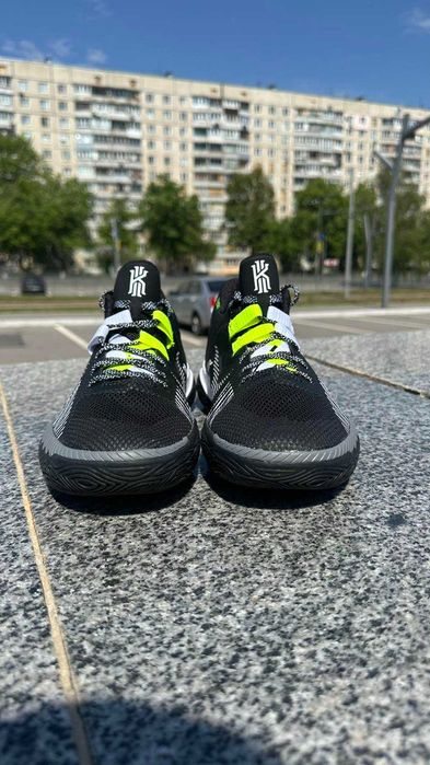 Nike Flytrap V [US 9.5|27.5 cm]