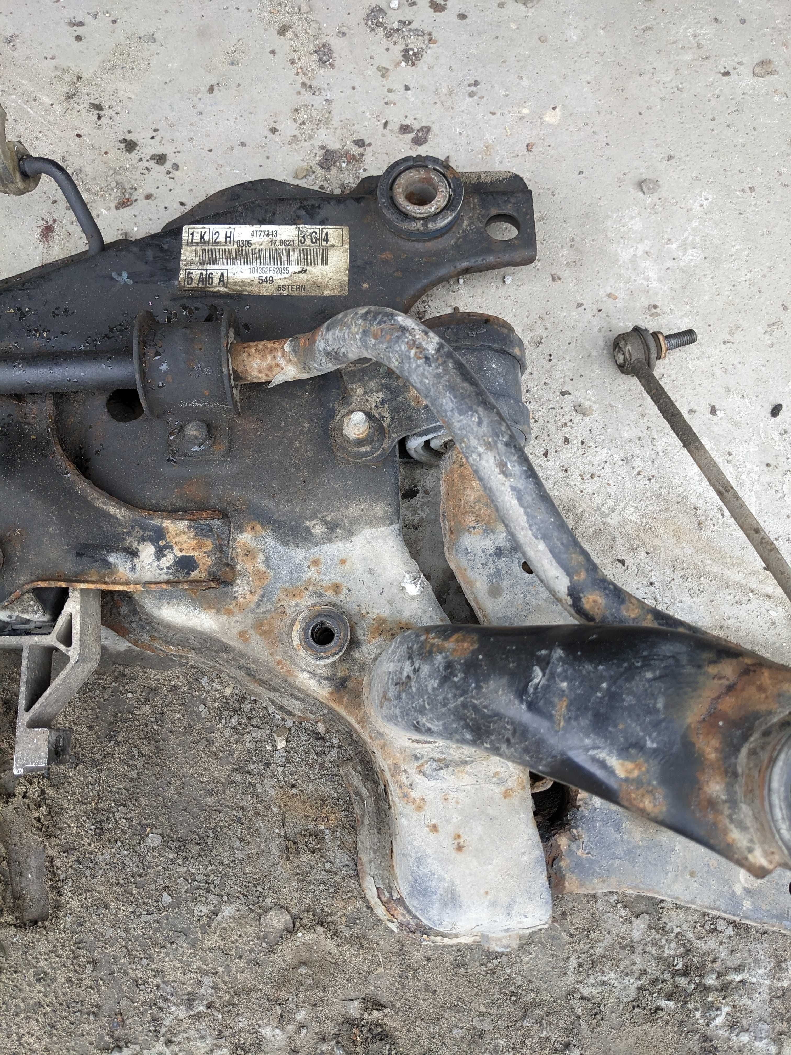 Ford C-Max MK2 1.6 16V Sanki Belka Przód Przednie Trawers Kołyska