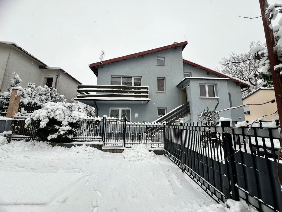 Dom w Zielonej górze w bardzo dobrej lokalizacji przy komendzie