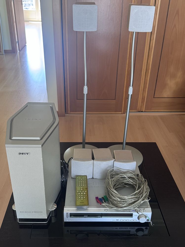 Sistema Sony Compact AV System DAV-S500