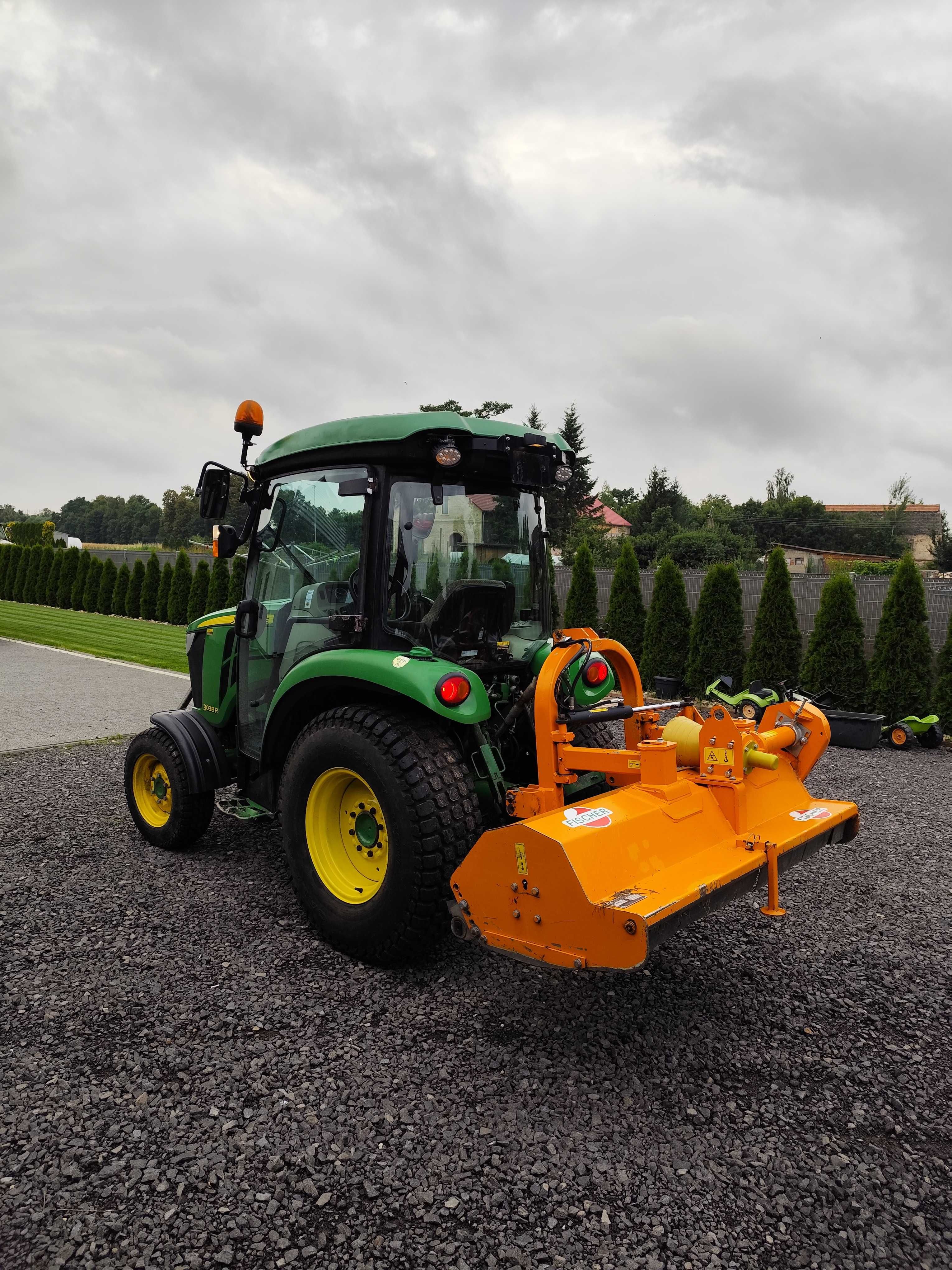 John Deere 3038R Traktor Kosiarka 2017 rok Klima Ogrzewanie Nowe Opony