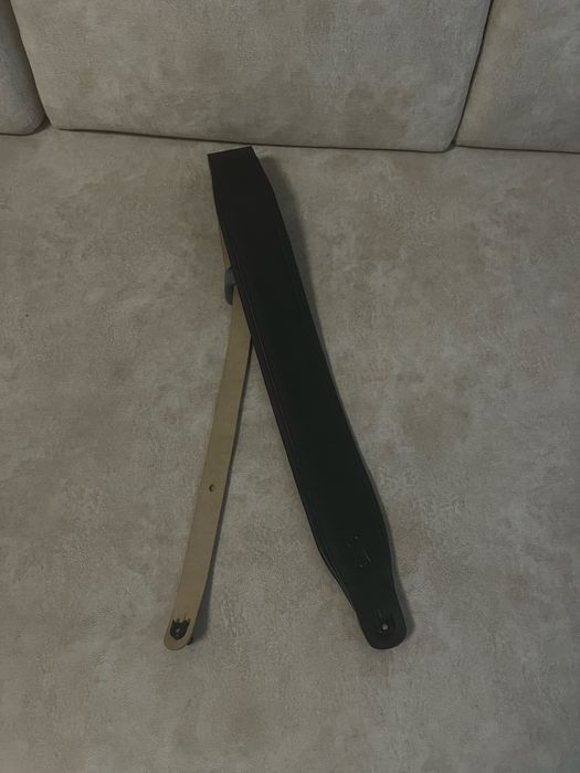 Продам шкіряний ремінь для гітари Levy’s