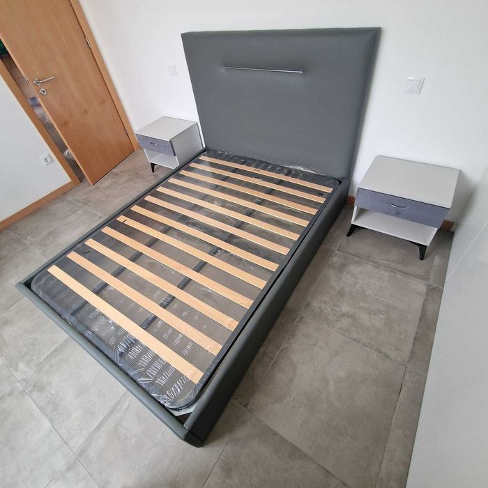 Camas De Casal Estofadas Top de Gama 190x140m Estrado Incluído 199€ !!