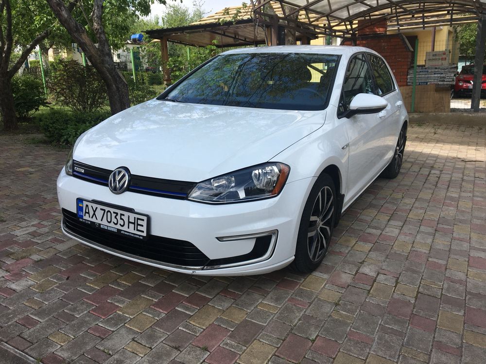 Volkswagen E-Golf 2016