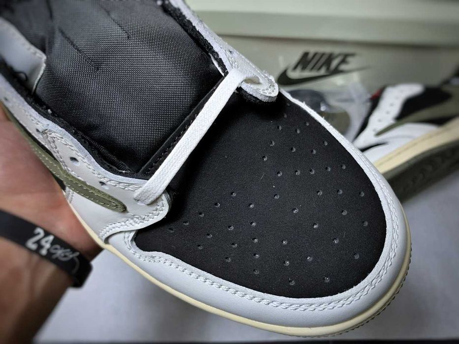 Jordan 1 low Travis Scott "Olive"