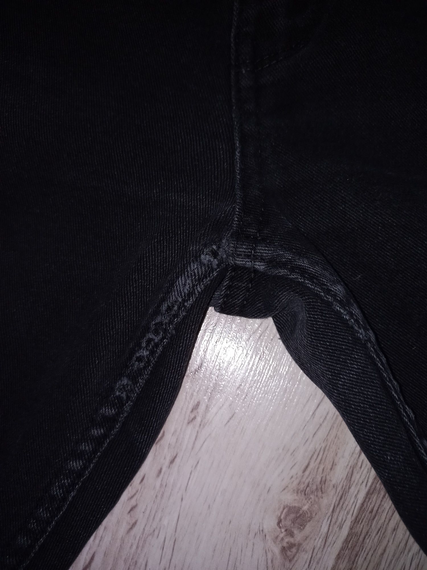 Czarne spodnie chłopięce 158 cm