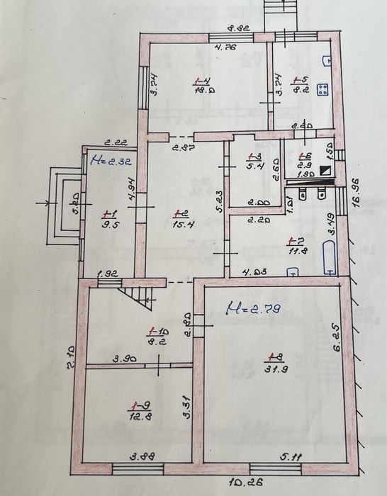 Продам будинок 95 квартал ( Центр міста ) .