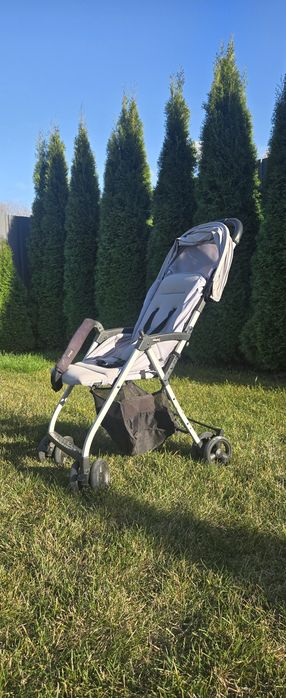 Коляска Chicco Ohlala 3, легка, компактна.