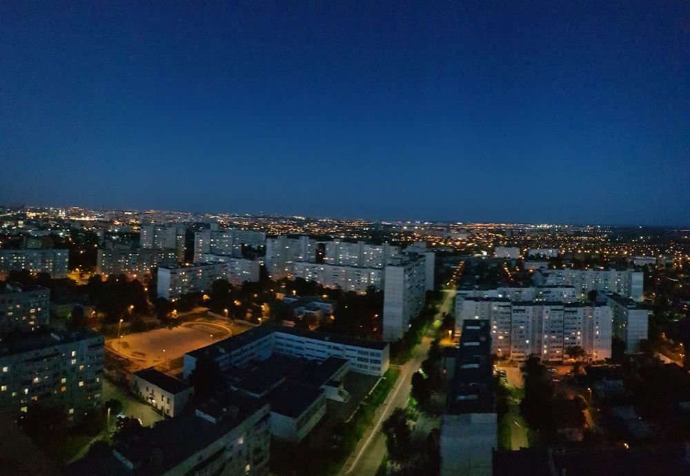 Сдаю На 25 эт. 1к.кварт. посуточно и почасово. М.Холодная гора