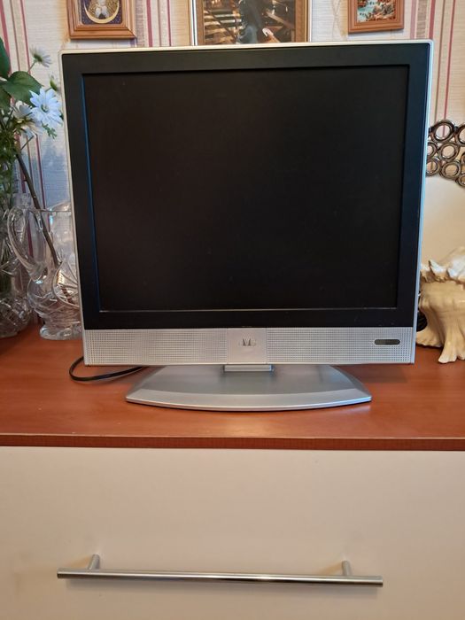 Кольоровий телевізор JVC LT-20B70BW