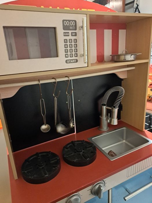 Cozinha e lojinha de brincar 2 em 1
