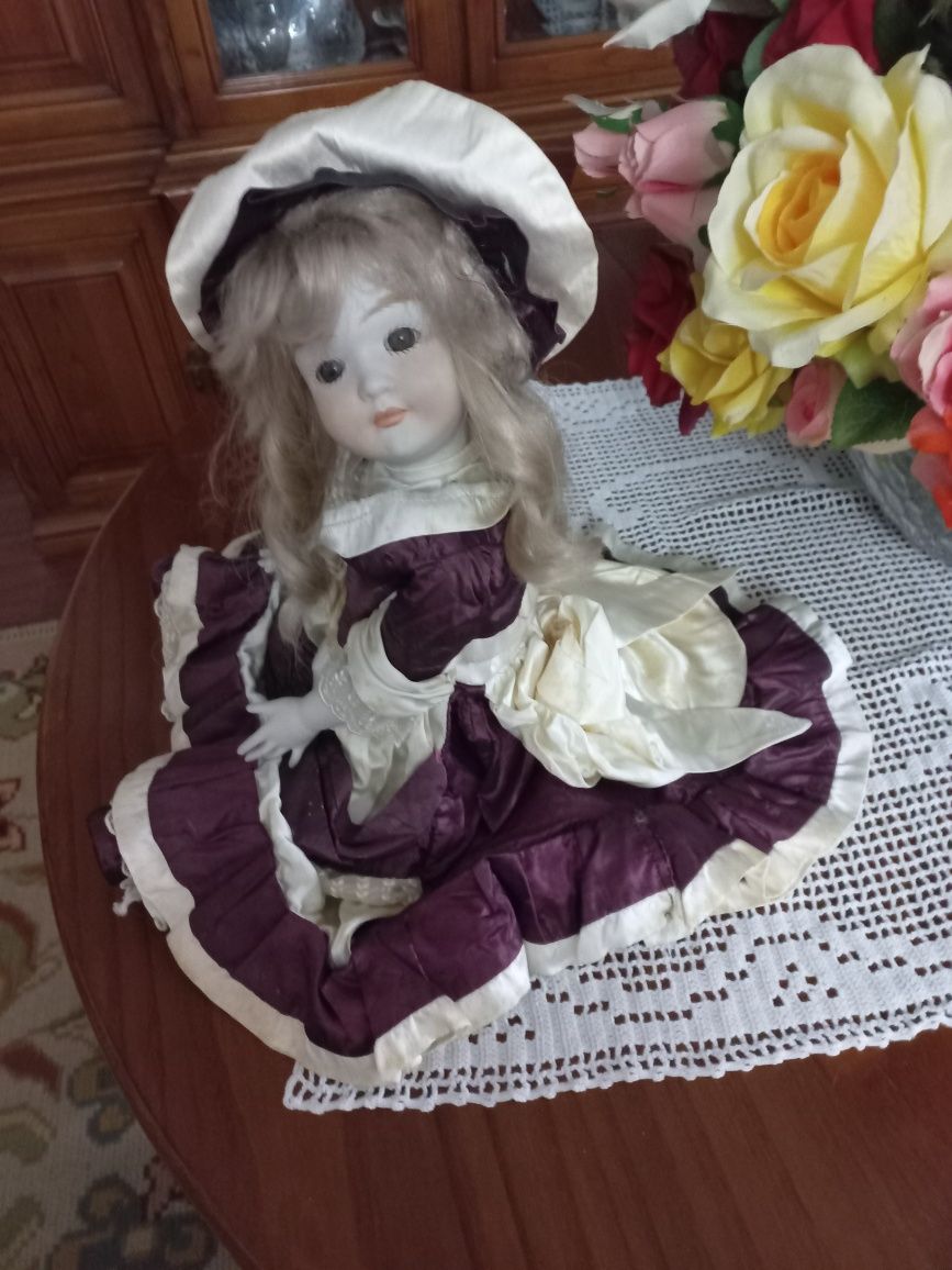 Boneca da porcela