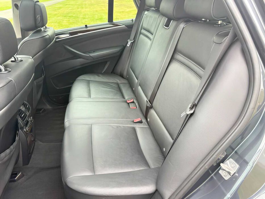 BMW X5 xDrive35d      2012