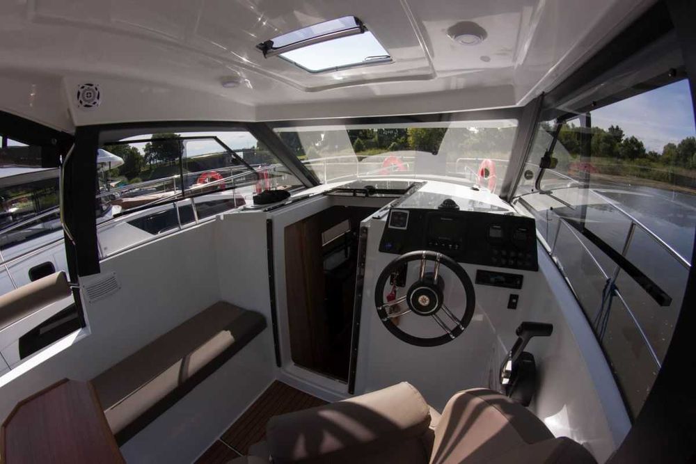 Sprzedam jacht motorowy Nautic 900 / Nautic 990, rok produkcji 2023