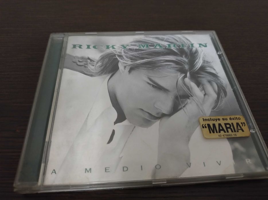 CD Ricky Martin A Medio Vivir