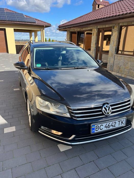 Автомобіль машина пасат б7 Passat B7
