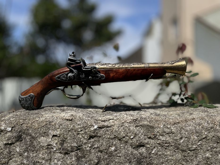 Replica de pistola antiga