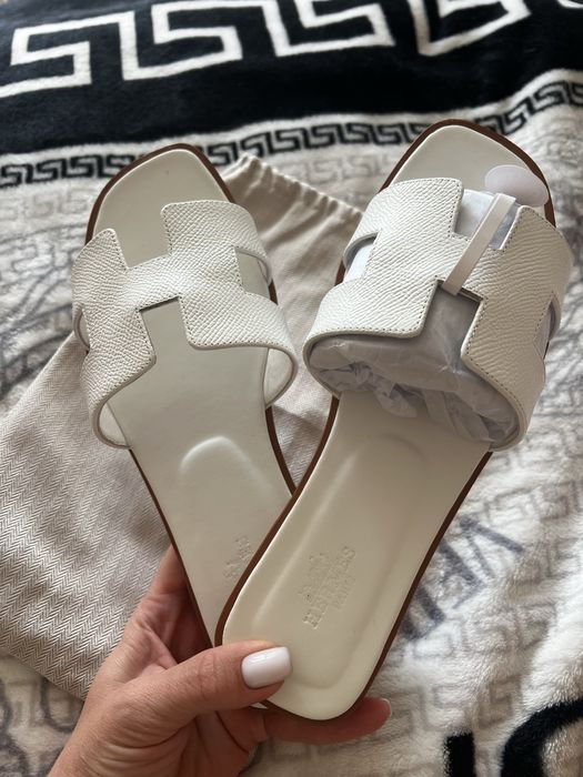 Продам новые кожанные шлепки р37